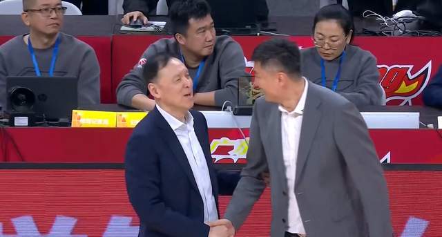 星空体育app下载-有惊无险！广东轻取鱼腩，胡明轩末节独砍11分，杜锋给老帅上一课