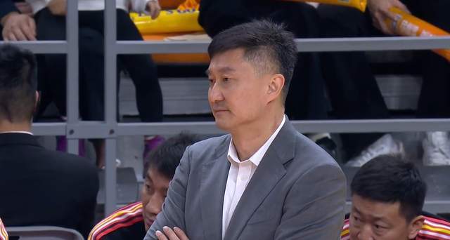 星空体育app下载-有惊无险！广东轻取鱼腩，胡明轩末节独砍11分，杜锋给老帅上一课